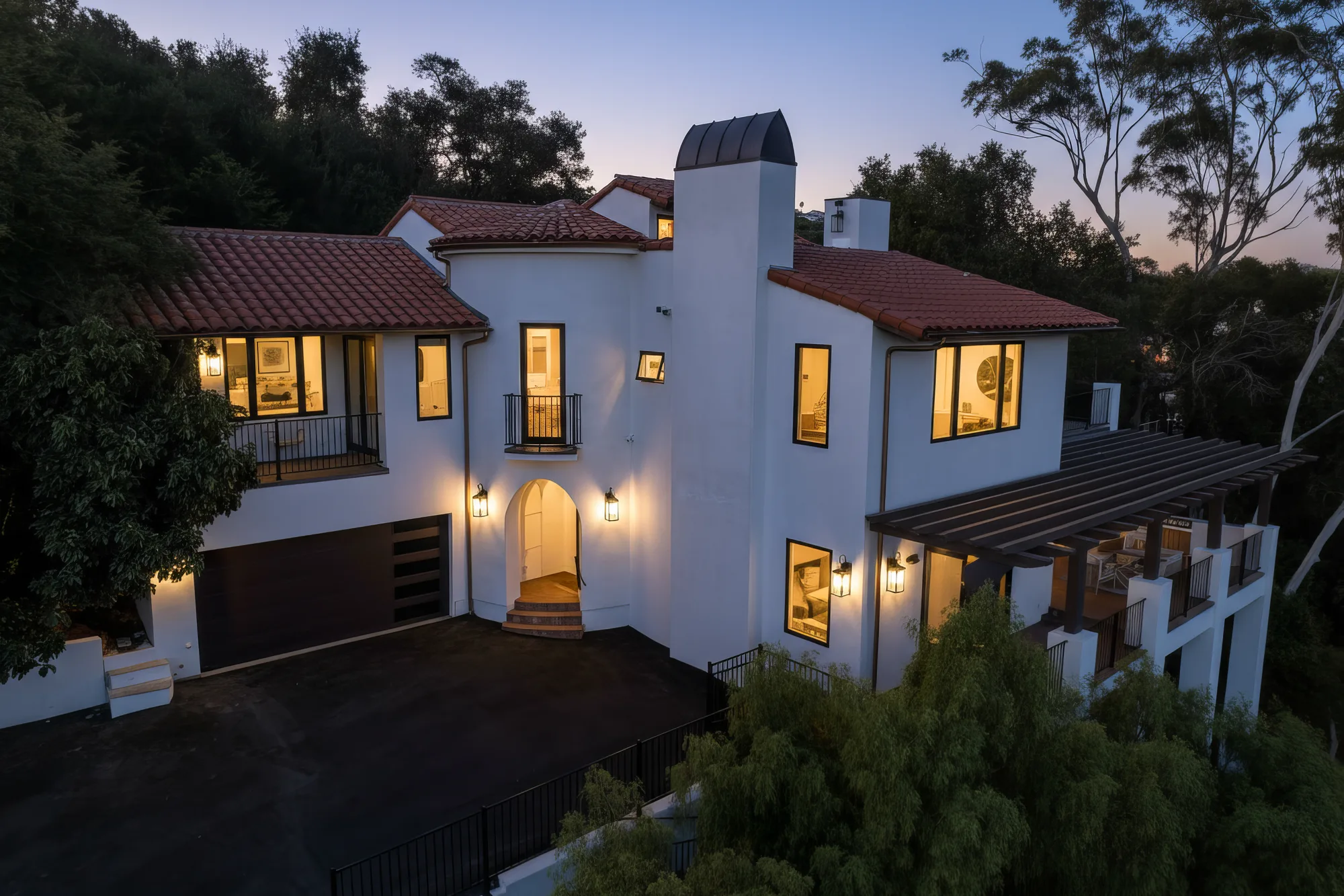 210 Las Alturas Rd · view 3