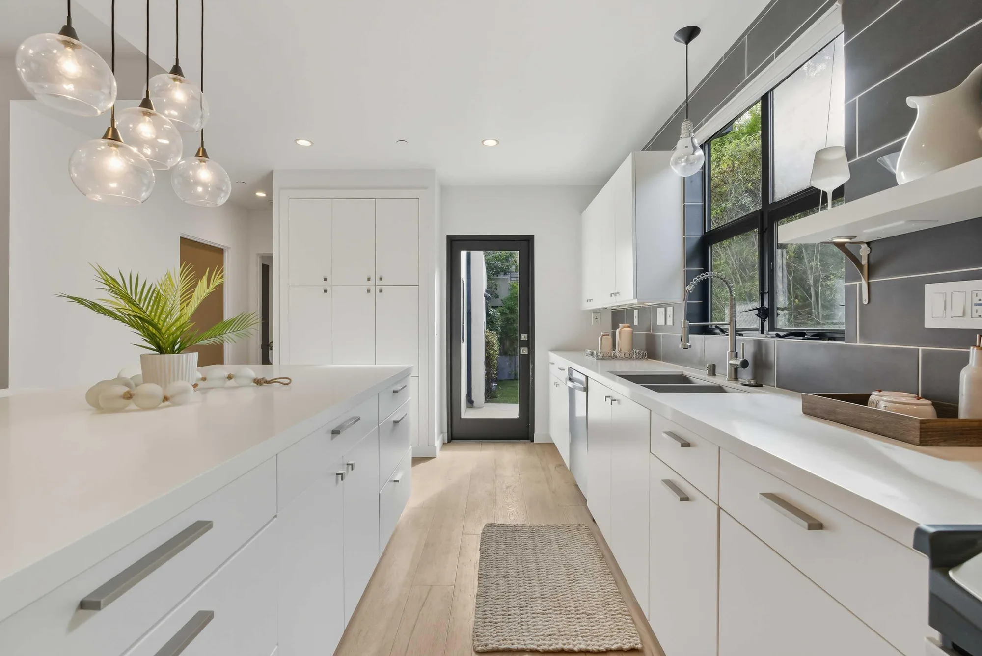 2131 Virginia Ave · view 7