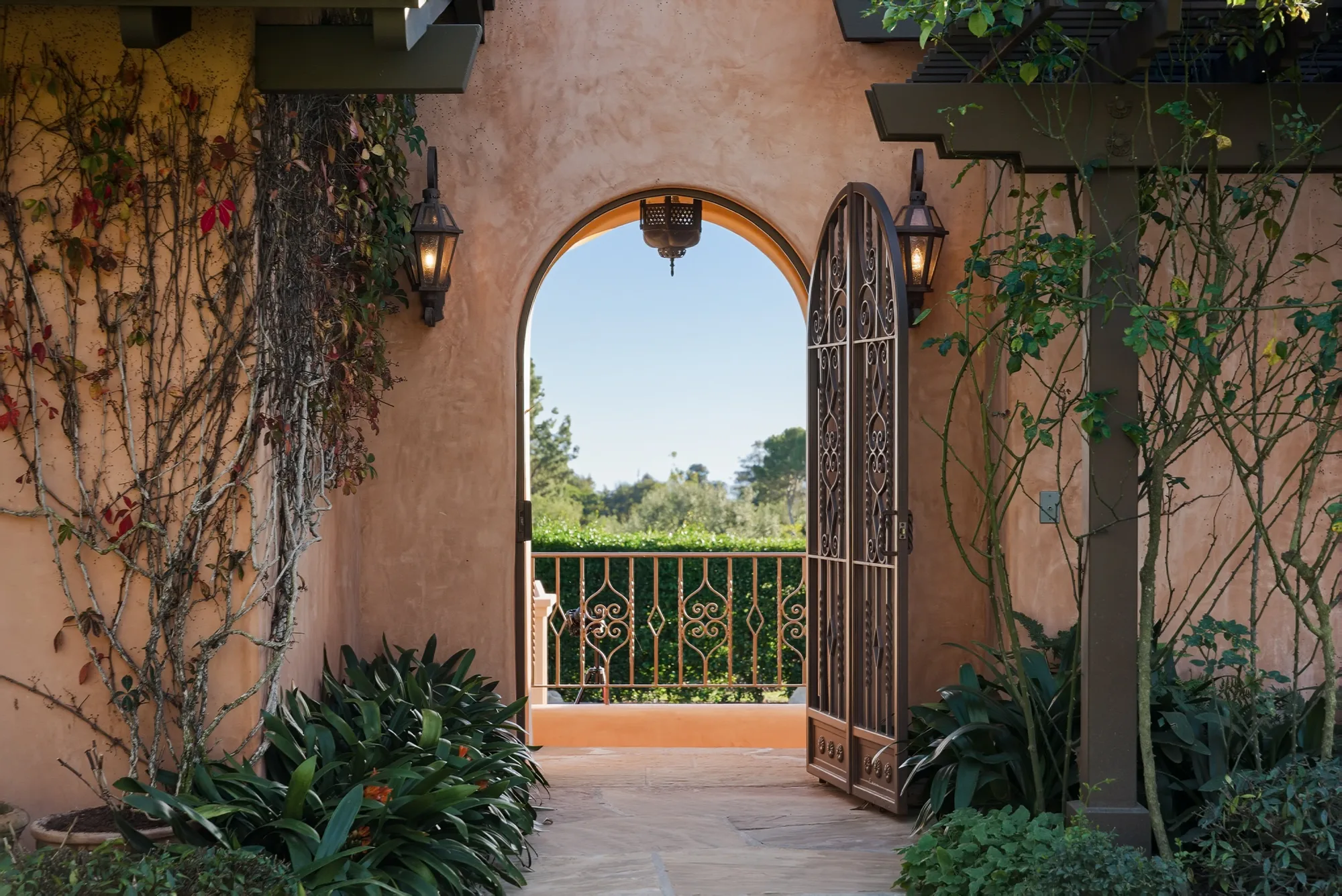 420 Santa Rosa Ln · view 3