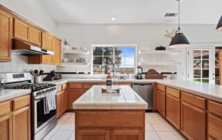 Still-Photography-of-modern-kitchen-for-high-quality-property-photos-with-property-showcasing-and-expert-photo-enhancement